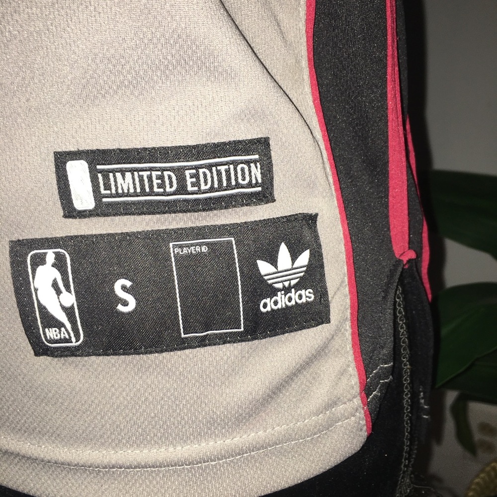 Limited Edition Dwyane Wade Miami Heat Jersey - Picture 2 of 3